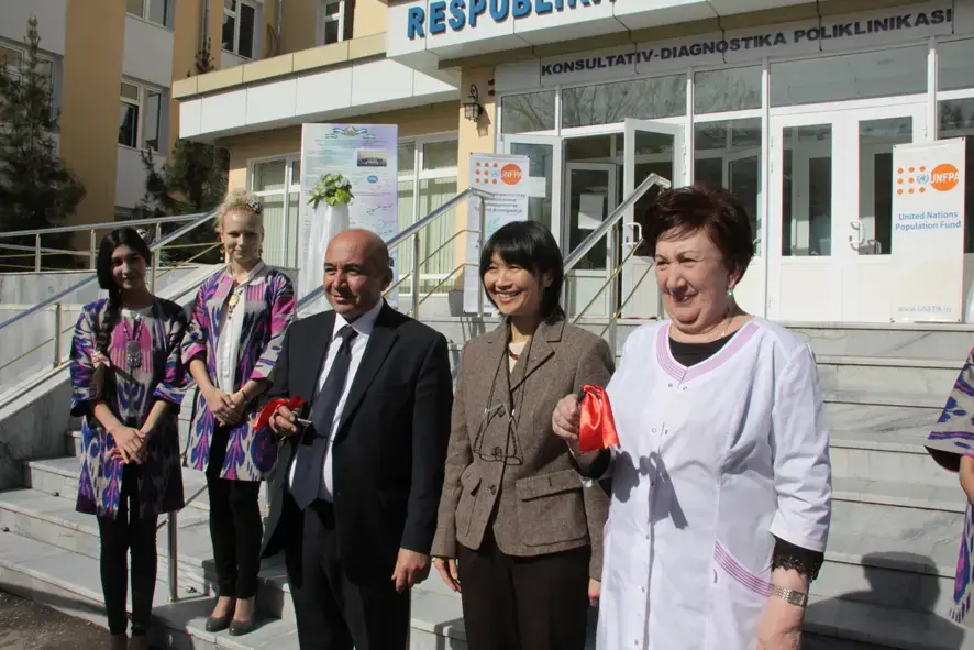 UNFPA hands over two ambulances equipped with newborn incubator to the Ministry of Health of Uzbekistan